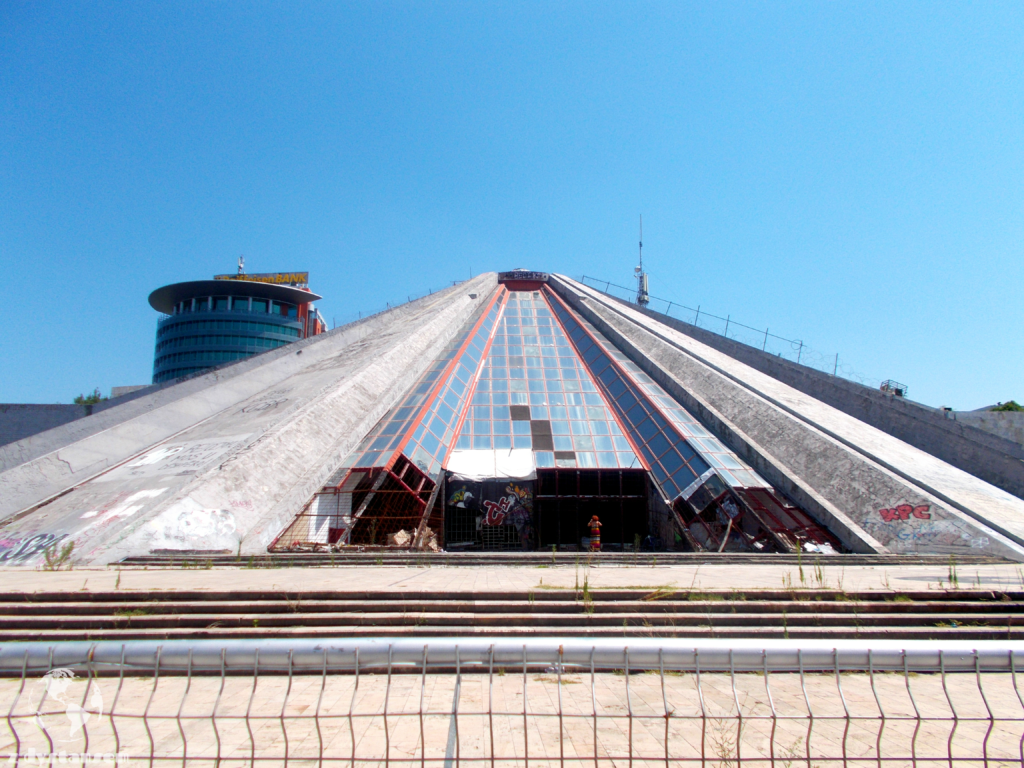 Stolice Półwyspu Bałkańskiego - Tirana